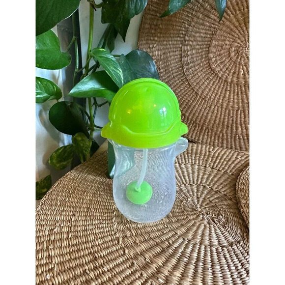 Munchkin green infant bottle - Picture 1 of 8